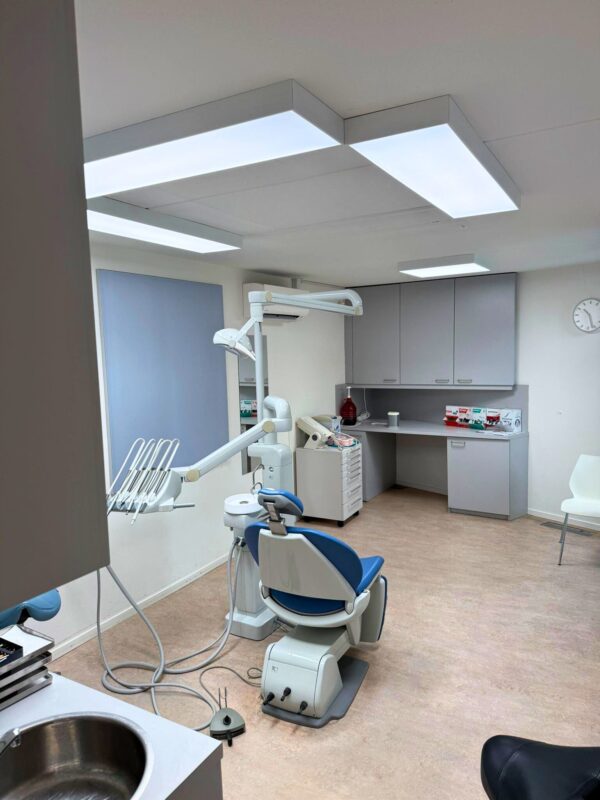 Zahnmedizin Beleuchtung – Lassen Sie Ihre Praxis erstrahlen mit DL120 LED Panels