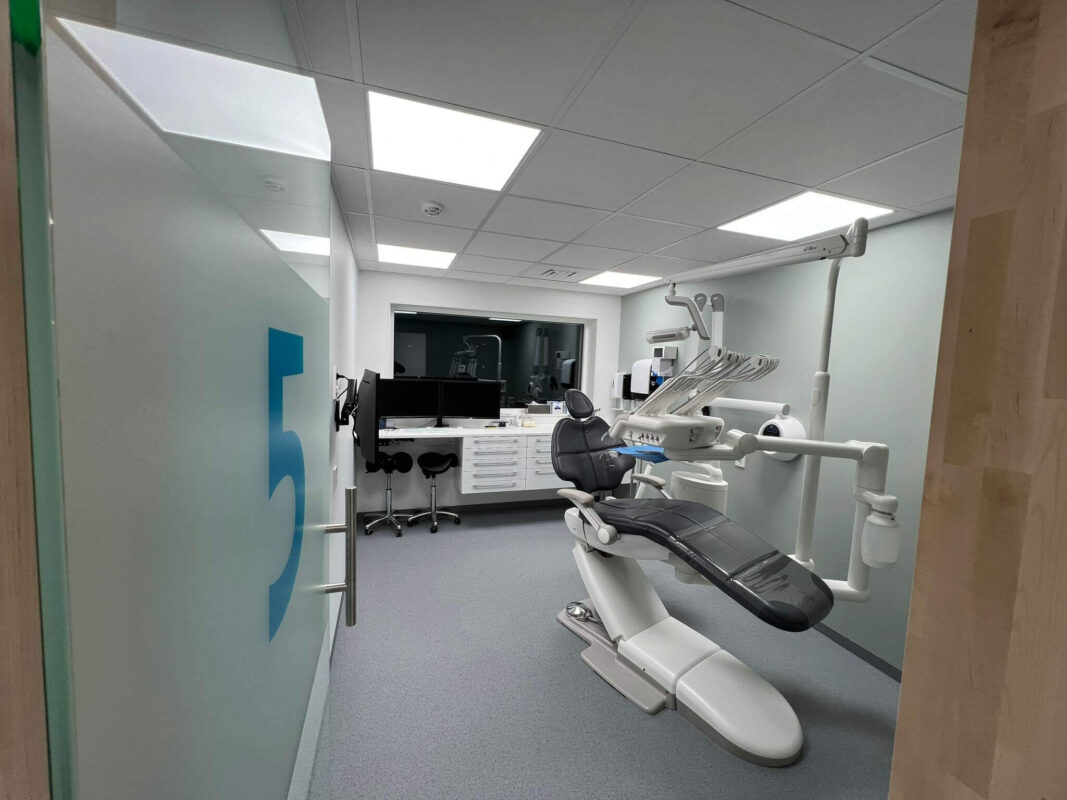 DentLed DL60-Beleuchtung bei Tannlege Asphaug AS installiert