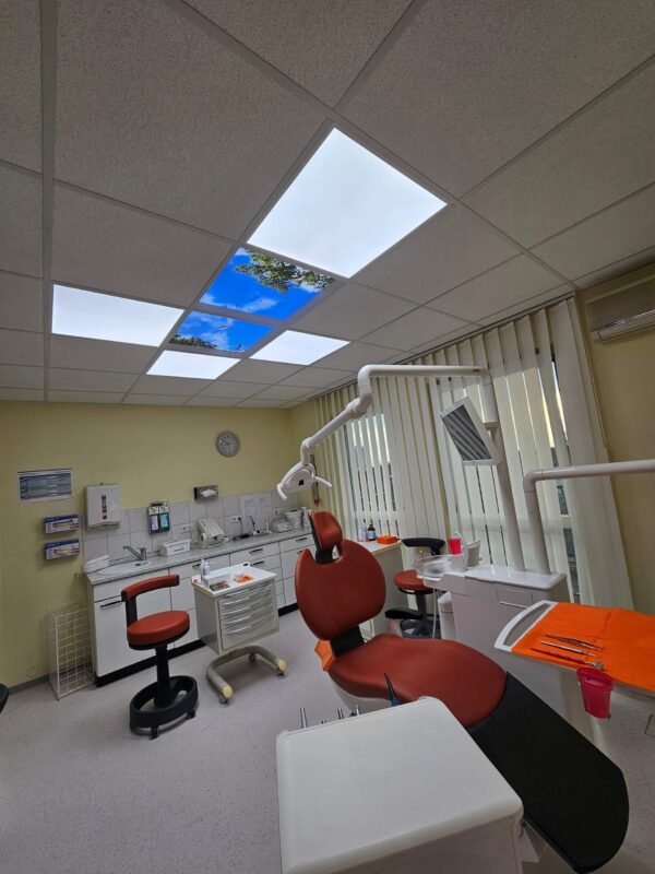 DentLed Fotodecken in der Zahnarztpraxis von Dr. Hangg installiert.