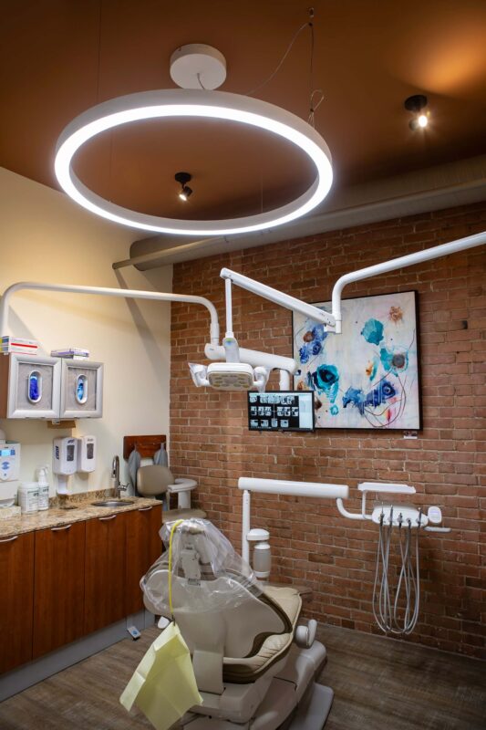 DentLed PVR 150 sorgt für zuverlässige Beleuchtung und Präzision in zahnärztlichen Behandlungsräumen