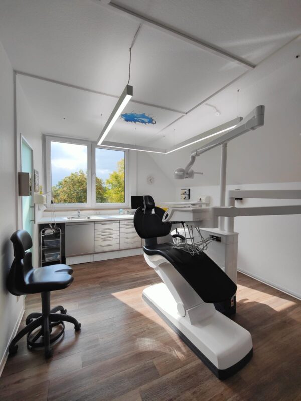 Zahnarztpraxis am Sultmer modernisierte ihre Beleuchtung mit DentLed PHU LEDs und verbesserte so den Komfort für das Praxisteam und die Patienten