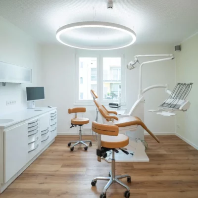 Dentled PVR150 Beleuchtung in der Zahnarztpraxis von Dr. Claudia Pelzer in Emmerich