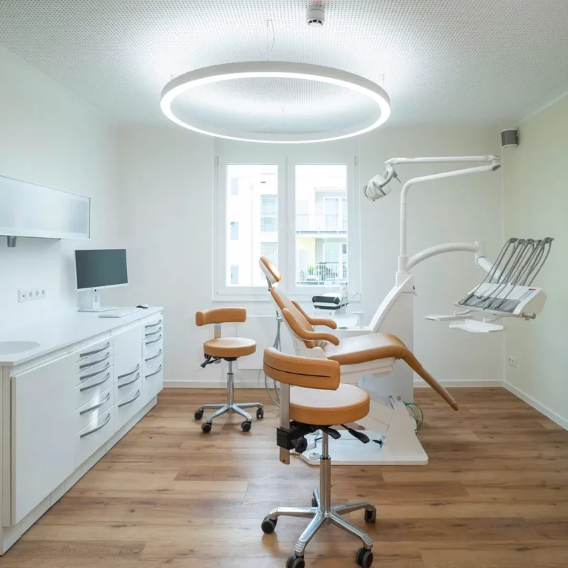Dentled PVR150 Beleuchtung in der Zahnarztpraxis von Dr. Claudia Pelzer in Emmerich