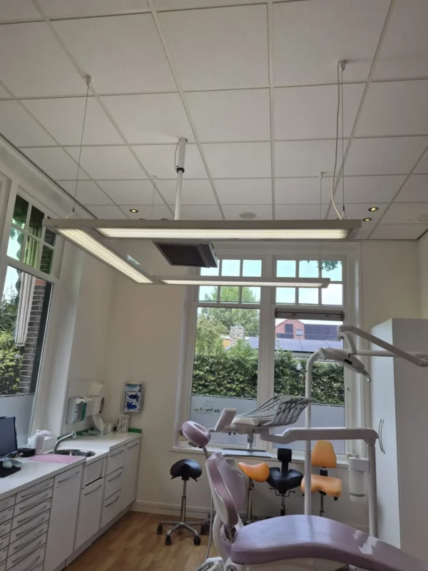 de-merelhof-hardenberg-zahnmedizinische-beleuchtung-vorher-1